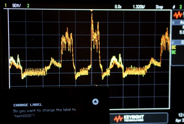 Oscilloscope view with KeepKey, main trace (yellow) and previous measurement (orange).